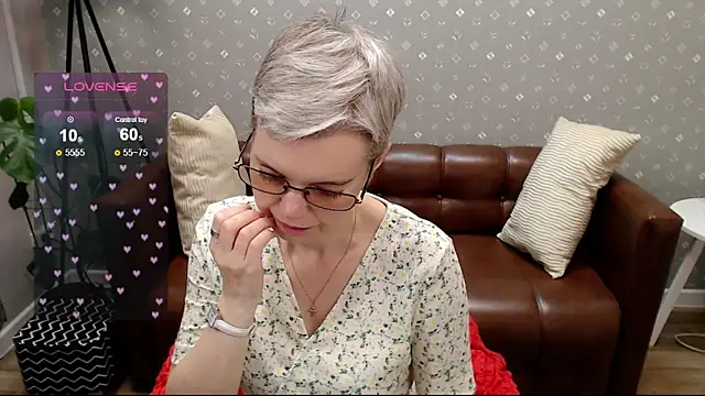 Snapshot of Cutie_Erikaa1 chatting on September 26, 2025, 2:26 am Cutie Erikaa1 online show from September 26, 2025, 2:26 am