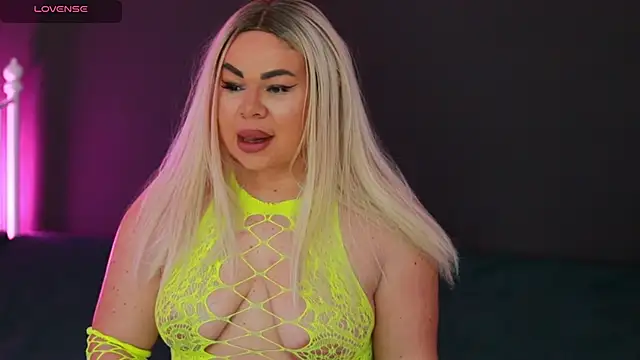 MissLilaa online show from December 11, 2024, 5:37 pm