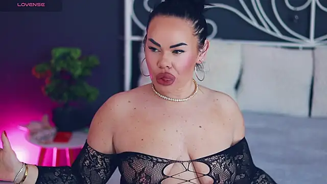 Snapshot of MissLilaa chatting on February 28, 2026, 9:43 am MissLilaa online show from February 28, 2026, 9:43 am