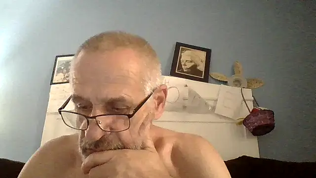 geilerschwanz64 online show from October 10, 2025, 7:13 pm