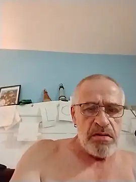 Snapshot of geilerschwanz64 chatting on December 4, 2025, 4:33 am geilerschwanz64 online show from December 4, 2025, 4:33 am