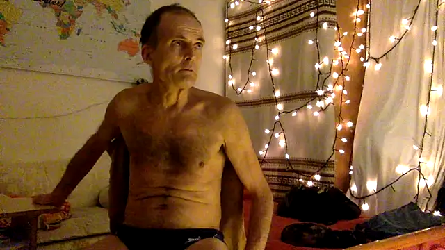 Snapshot of TowaFreespirit chatting on December 2, 2024, 11:29 pm TowaFreespirit online show from December 2, 2024, 11:29 pm