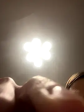 Snapshot of Janet_Welder chatting on December 14, 2025, 9:41 pm Janet Welder online show from December 14, 2025, 9:41 pm