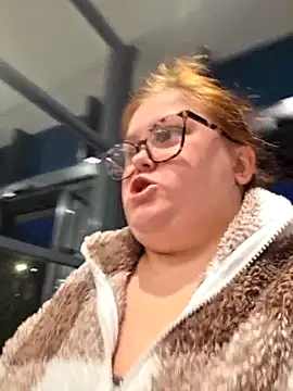 Tallulah-mae-xoxox online show from December 1, 2025, 4:23 pm