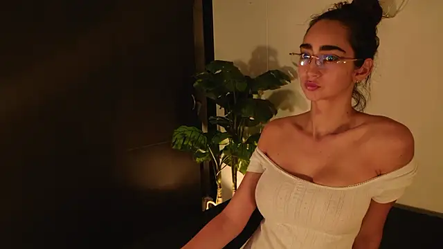 Snapshot of Scarlett_grand chatting on February 11, 2026, 3:33 am Scarlett grand online show from February 11, 2026, 3:33 am