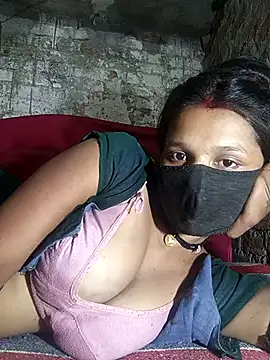 Hoty girl 143 online show from July 12, 2026, 4:36 am