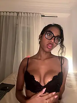 Snapshot of IamCrystal2 chatting on January 19, 2026, 1:42 am IamCrystal2 online show from January 19, 2026, 1:42 am