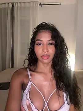 Snapshot of IamCrystal2 chatting on February 28, 2026, 12:44 am IamCrystal2 online show from February 28, 2026, 12:44 am