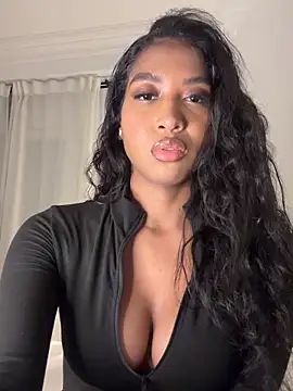 Snapshot of IamCrystal2 chatting on March 13, 2026, 12:50 am IamCrystal2 online show from March 13, 2026, 12:50 am