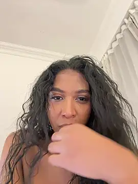 Snapshot of IamCrystal2 chatting on May 15, 2026, 10:50 pm IamCrystal2 online show from May 15, 2026, 10:50 pm