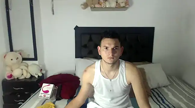Snapshot of Latin_Boy24 chatting on February 25, 2025, 7:14 pm Latin Boy24 online show from February 25, 2025, 7:14 pm