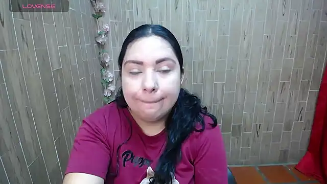 solyeria online show from October 13, 2025, 9:26 pm