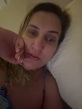 Snapshot of Bia_sexynovaes chatting on March 2, 2026, 1:30 am Bia sexynovaes online show from March 2, 2026, 1:30 am