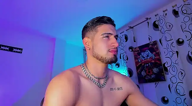 Snapshot of Giomar_Reyes chatting on December 12, 2024, 3:21 am Giomar Reyes online show from December 12, 2024, 3:21 am