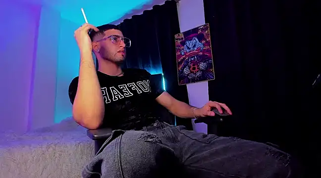 Snapshot of Giomar_Reyes chatting on January 26, 2025, 3:06 am Giomar Reyes online show from January 26, 2025, 3:06 am