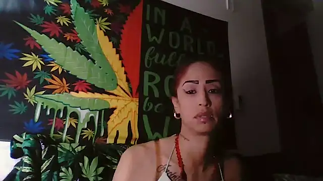 Snapshot of SexiiiMexiii chatting on December 3, 2024, 5:45 pm SexiiiMexiii online show from December 3, 2024, 5:45 pm
