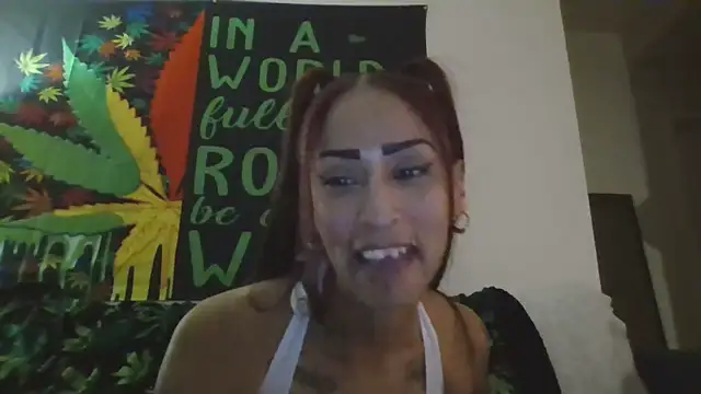 Snapshot of SexiiiMexiii chatting on January 24, 2025, 1:56 am SexiiiMexiii online show from January 24, 2025, 1:56 am