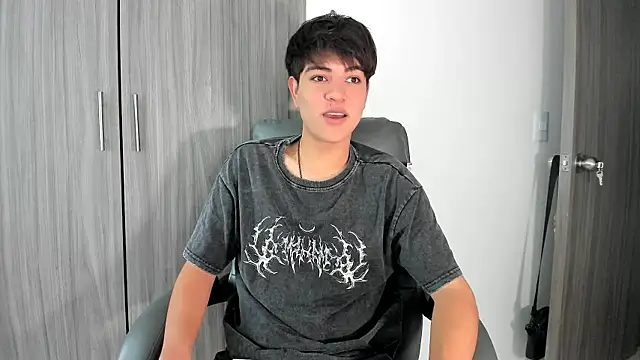 Snapshot of JaycoThomas chatting on December 20, 2025, 8:38 pm JaycoThomas online show from December 20, 2025, 8:38 pm