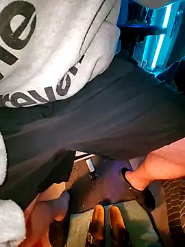 Snapshot of One_Dave_darbi96 chatting on December 16, 2025, 5:29 pm One Dave darbi96 online show from December 16, 2025, 5:29 pm