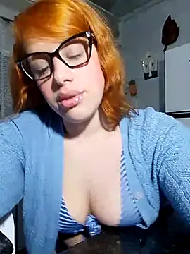 Snapshot of Bellatriz-horse chatting on December 18, 2025, 3:45 am Bellatriz-horse online show from December 18, 2025, 3:45 am