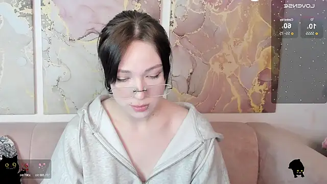 fiamoory online show from May 20, 2026, 1:23 am