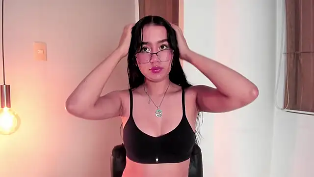 LaraGoldd online show from November 8, 2025, 11:47 pm