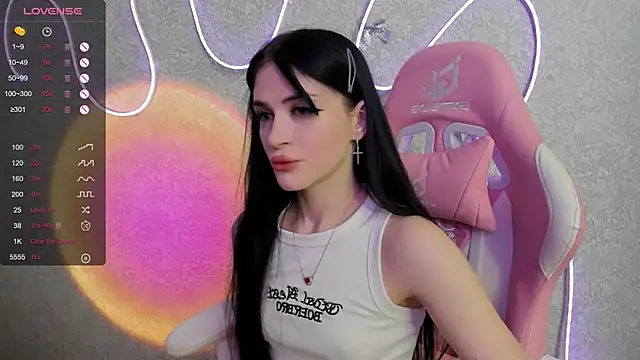 Molly Crystall online show from June 29, 2026, 3:57 am