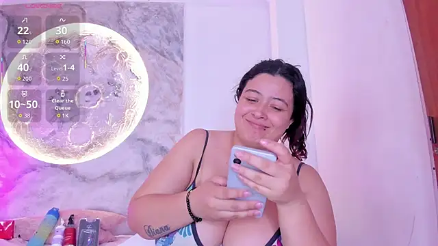 Snapshot of JulietaKane chatting on January 15, 2026, 5:01 am JulietaKane online show from January 15, 2026, 5:01 am