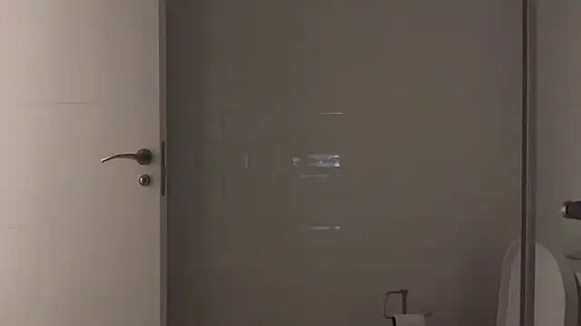 leaxoxo online show from December 3, 2024, 8:17 pm