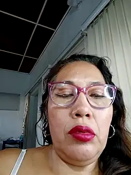 Snapshot of anniecoopeer chatting on February 25, 2025, 12:24 pm anniecoopeer online show from February 25, 2025, 12:24 pm