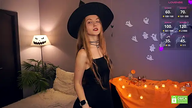 Snapshot of EsmaCarll chatting on October 30, 2025, 8:31 pm EsmaCarll online show from October 30, 2025, 8:31 pm