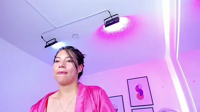 Ema louis  online show from January 19, 2025, 3:42 pm