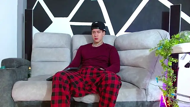 JUSTIN FULLER1 online show from November 17, 2025, 5:19 pm