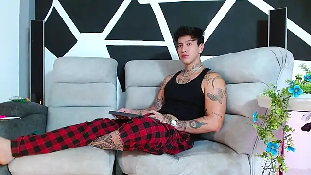 JUSTIN FULLER1 online show from November 30, 2025, 2:21 pm