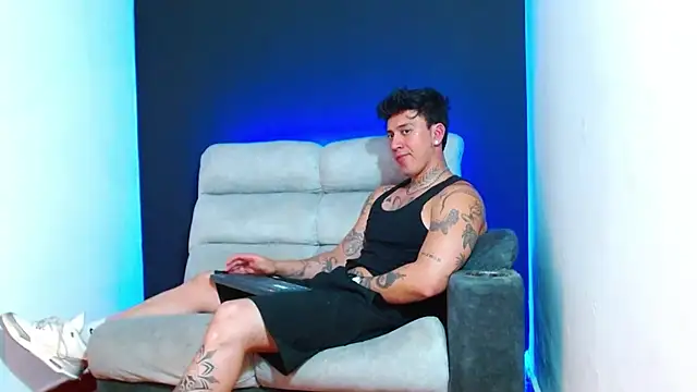 Snapshot of JUSTIN_FULLER1 chatting on January 6, 2026, 3:10 am JUSTIN FULLER1 online show from January 6, 2026, 3:10 am