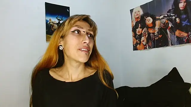 Snapshot of Asterothxznikki chatting on January 13, 2026, 1:22 am Asterothxznikki online show from January 13, 2026, 1:22 am