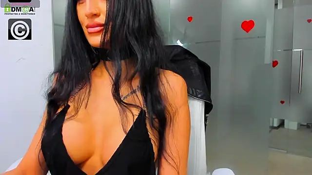 Queenrafaella online show from February 2, 2026, 2:43 am