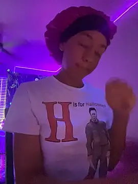 Snapshot of redbonejada chatting on February 18, 2026, 5:31 pm redbonejada online show from February 18, 2026, 5:31 pm