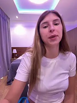 emma05 online show from November 28, 2025, 6:49 am