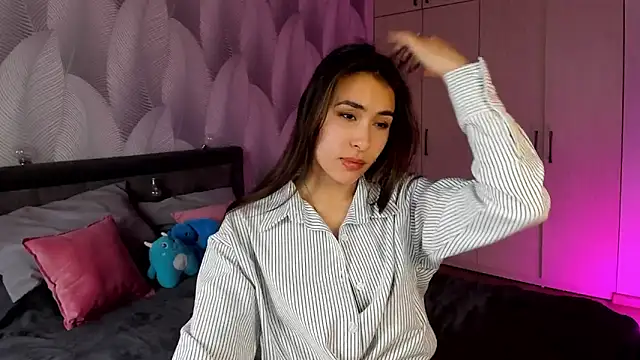 Bambiii bby online show from October 26, 2025, 2:39 am