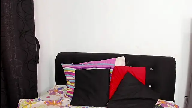 skaysanchez1 online show from February 5, 2025, 3:20 pm