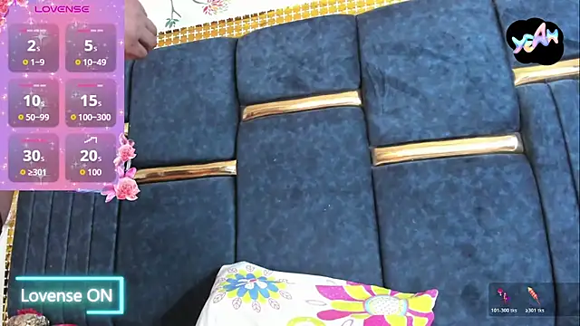 skaysanchez1 online show from October 25, 2025, 7:52 pm