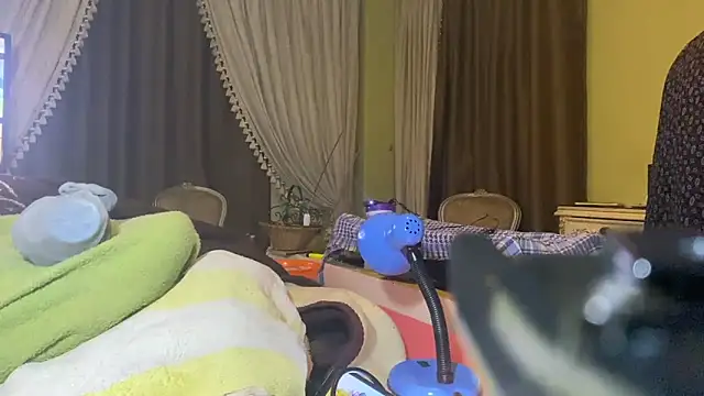 Snapshot of emylolo9 chatting on December 10, 2024, 11:30 pm emylolo9 online show from December 10, 2024, 11:30 pm