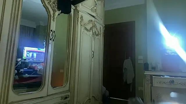 Snapshot of emylolo9 chatting on January 4, 2025, 4:32 pm emylolo9 online show from January 4, 2025, 4:32 pm