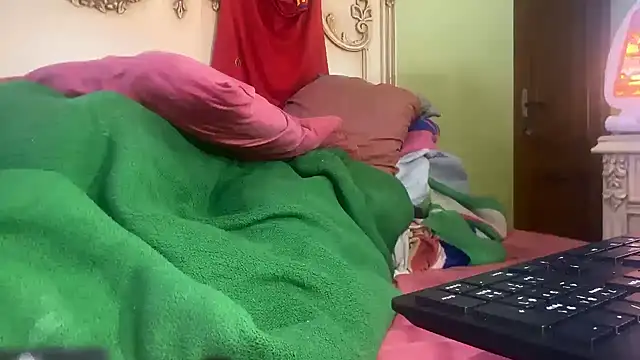 Snapshot of emylolo9 chatting on January 9, 2025, 12:03 am emylolo9 online show from January 9, 2025, 12:03 am