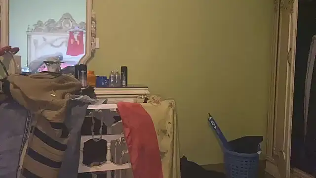 Snapshot of emylolo9 chatting on January 20, 2025, 10:15 pm emylolo9 online show from January 20, 2025, 10:15 pm