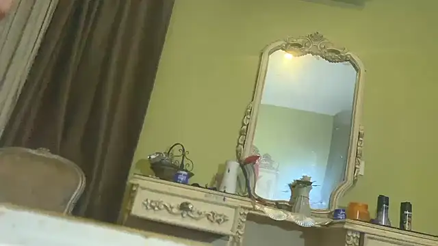 Snapshot of emylolo9 chatting on January 23, 2025, 9:18 pm emylolo9 online show from January 23, 2025, 9:18 pm