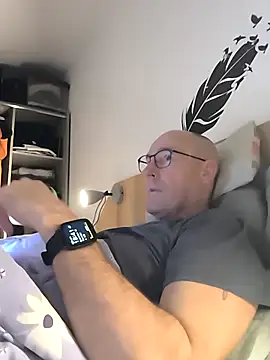 bogland33 online show from December 18, 2025, 5:41 pm