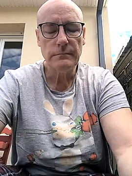 bogland33 online show from May 10, 2026, 8:41 am