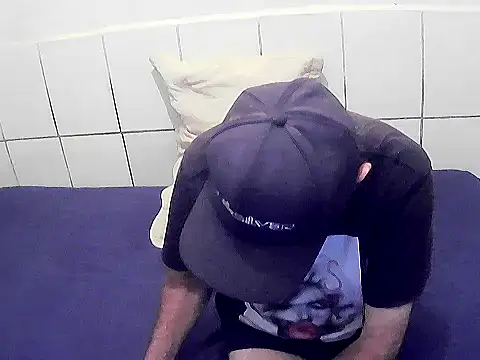 Snapshot of pierdona chatting on February 6, 2026, 8:12 pm pierdona online show from February 6, 2026, 8:12 pm